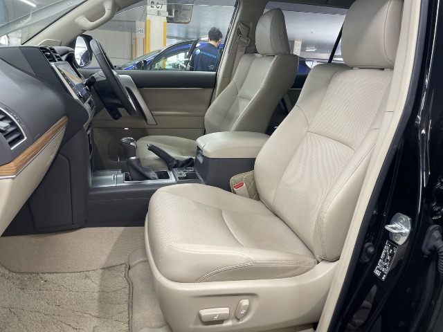 TOYOTA - LAND CRUISER PRADO
