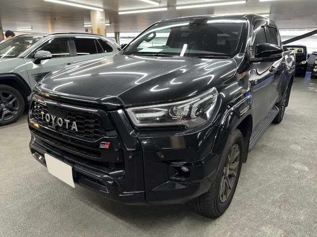 TOYOTA - HILUX
