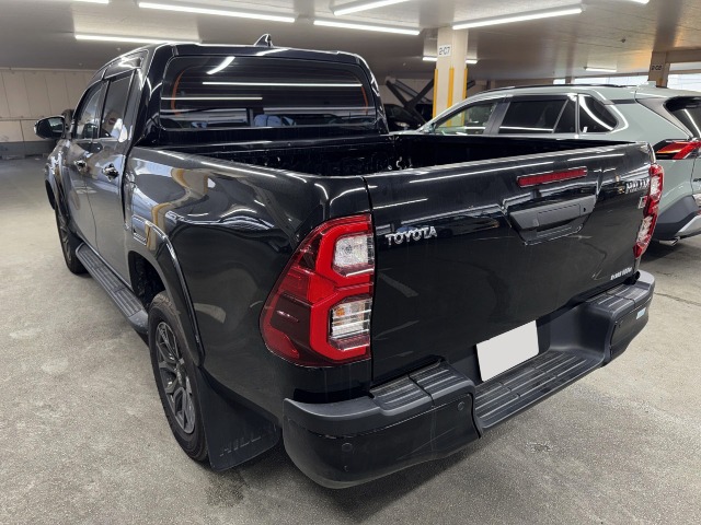 TOYOTA - HILUX
