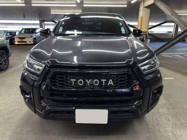 TOYOTA - HILUX
