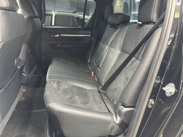 TOYOTA - HILUX
