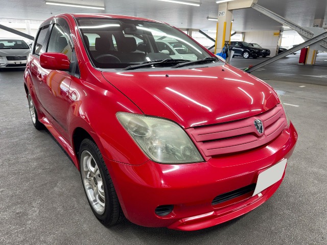 TOYOTA - IST
