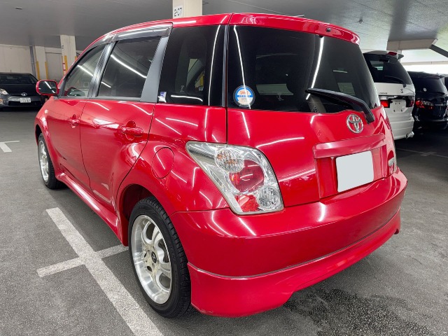 TOYOTA - IST
