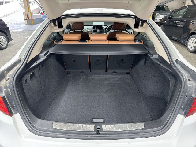 BMW - 3 SERIES
