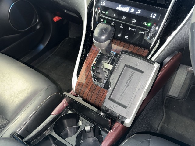 TOYOTA - HARRIER
