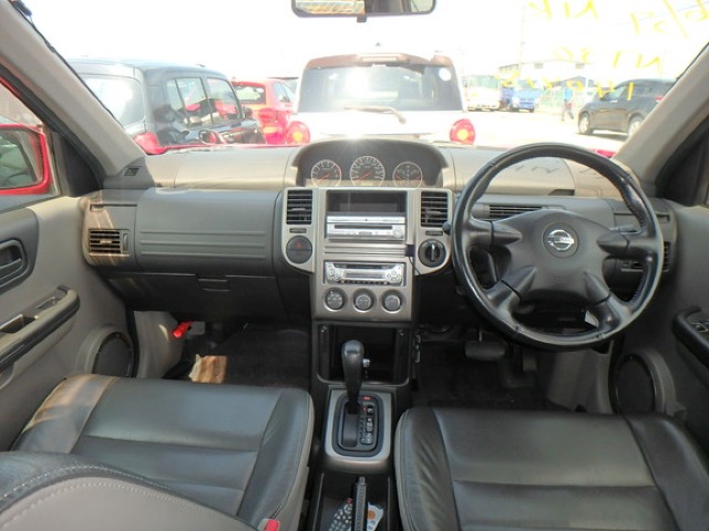 NISSAN - X- TRAIL
