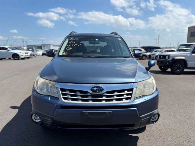 SUBARU - FORESTER
