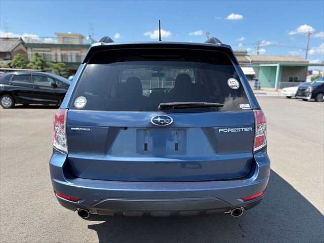 SUBARU - FORESTER
