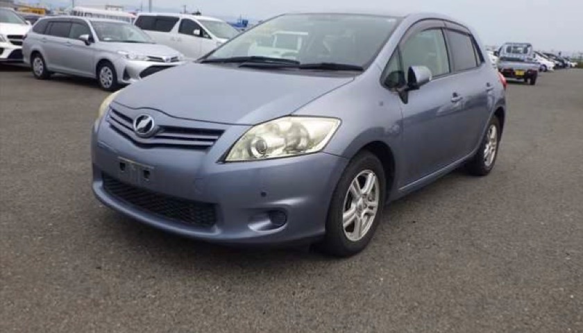 TOYOTA - AURIS
