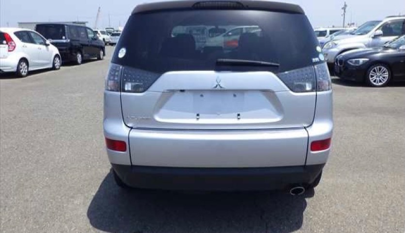 MITSUBISHI - OUTLANDER
