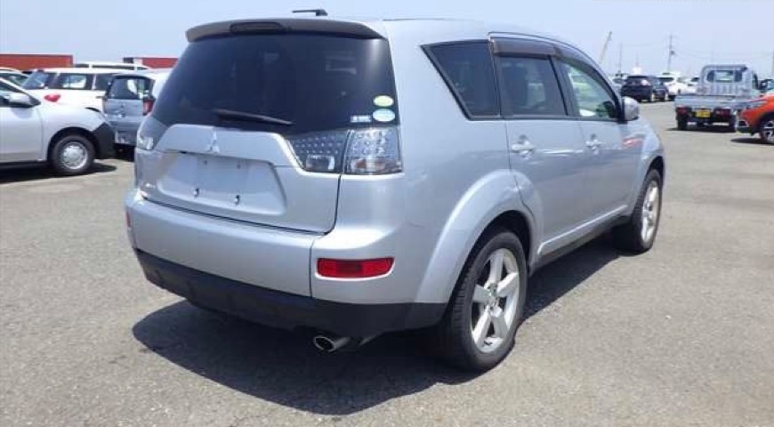 MITSUBISHI - OUTLANDER
