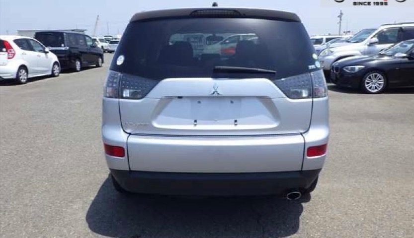 MITSUBISHI - OUTLANDER
