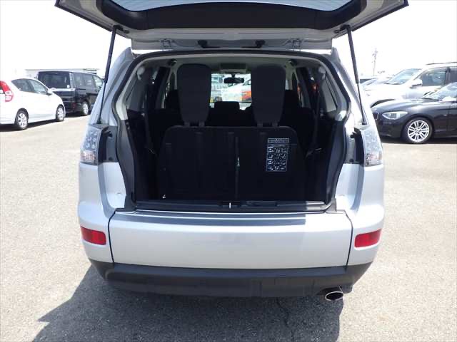 MITSUBISHI - OUTLANDER
