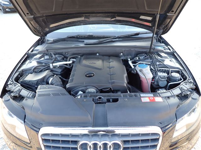 AUDI A4 2008 - Image 10
