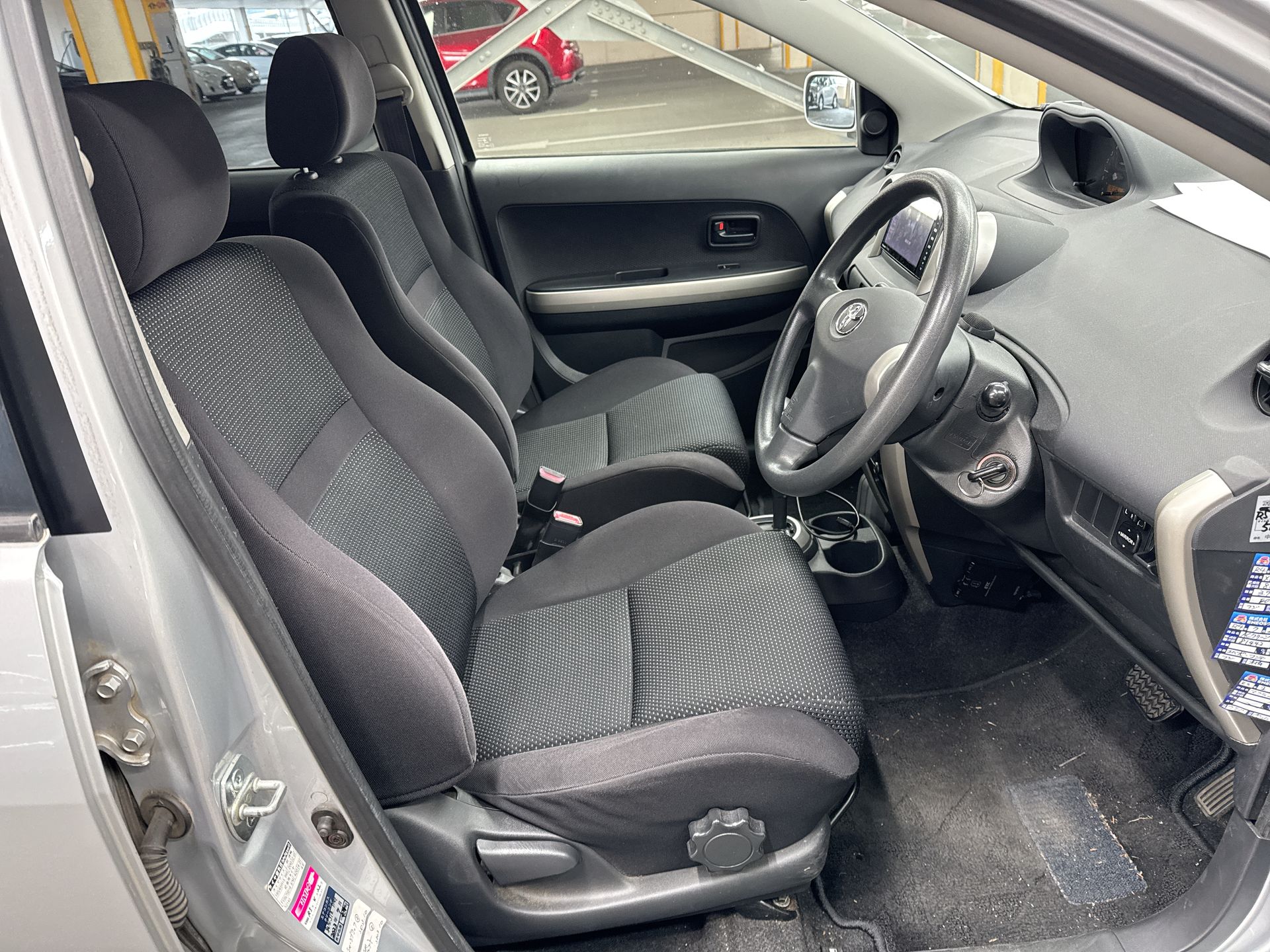 TOYOTA IST 2002 - Image 23