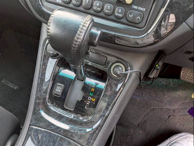 TOYOTA KLUGER 2001 - Image 6