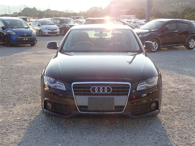 AUDI A4 2008 - Image 2