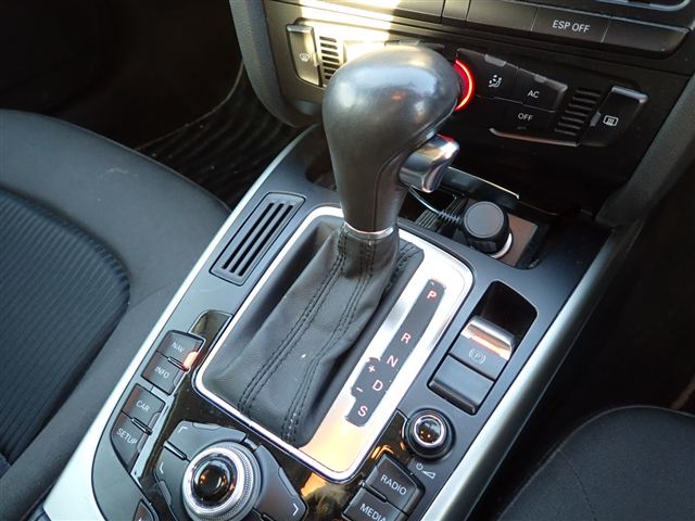 AUDI A4 2008 - Image 9